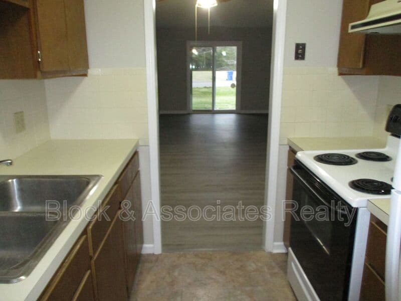 Kernersville House: 302-C Windsor Manor Way