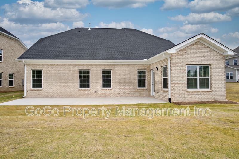 Greenville House: 114 Horace Court Drive