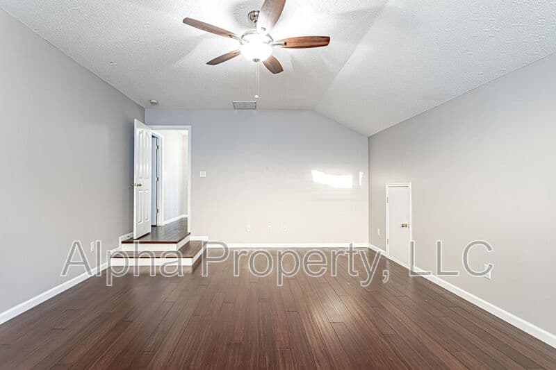 Greer House: 322 Highgate Cir