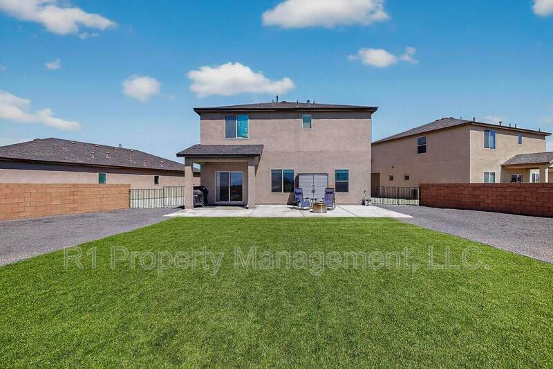 Rio Rancho House: 108 Hue Street