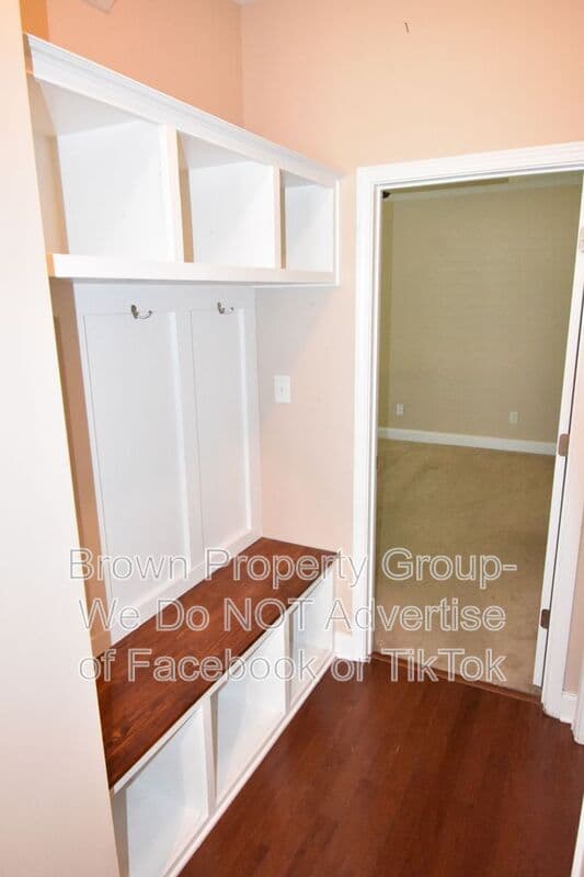 Fayetteville House: 4221 Raccoon Path