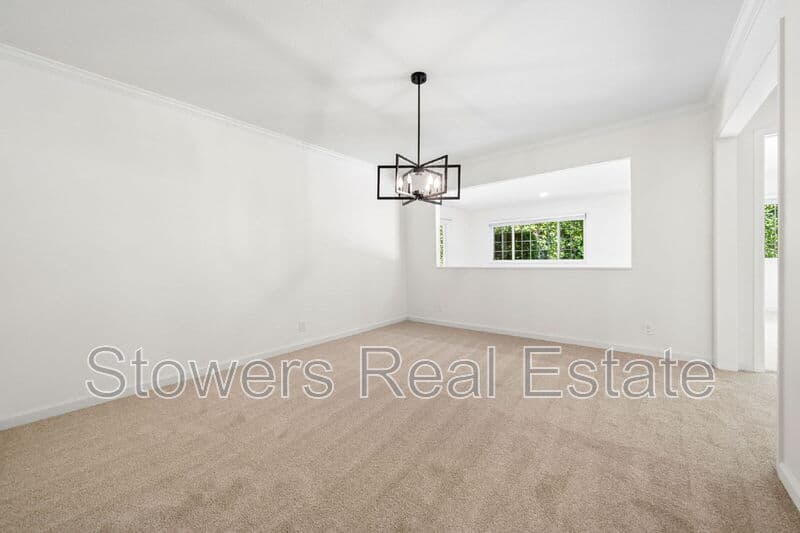 Danville House: 132 Glen Ct