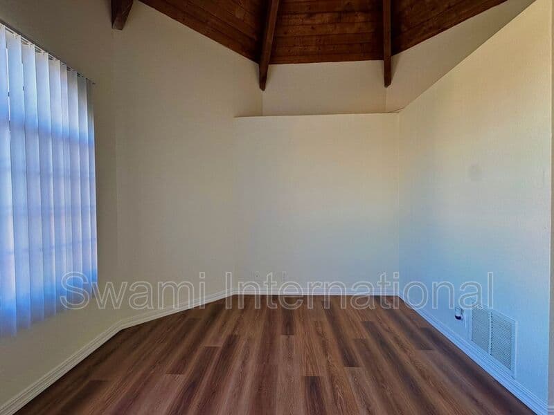 Hawthorne Condo: 14323 Cerise Avenue
