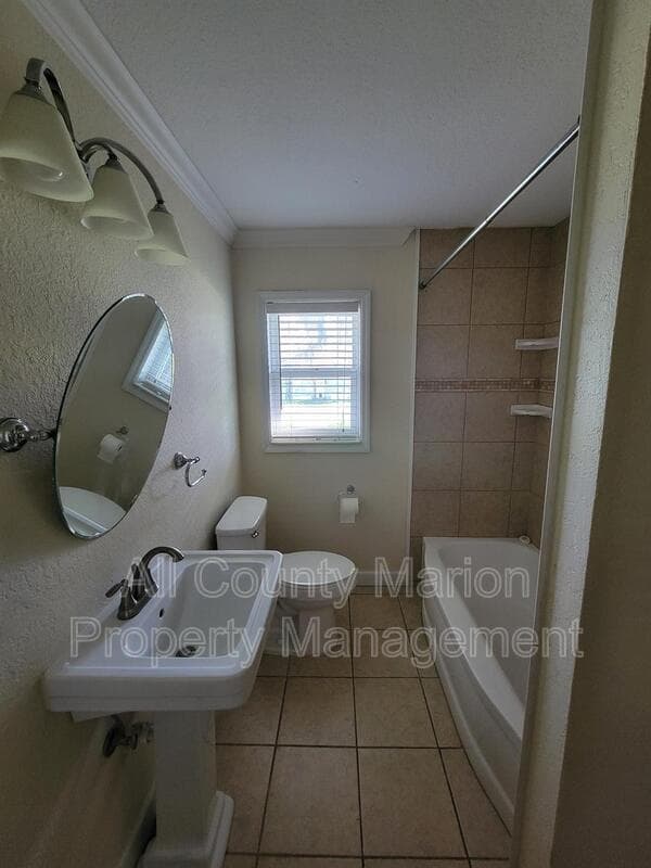 Belleview House: 6027 SE Cypress Rd.