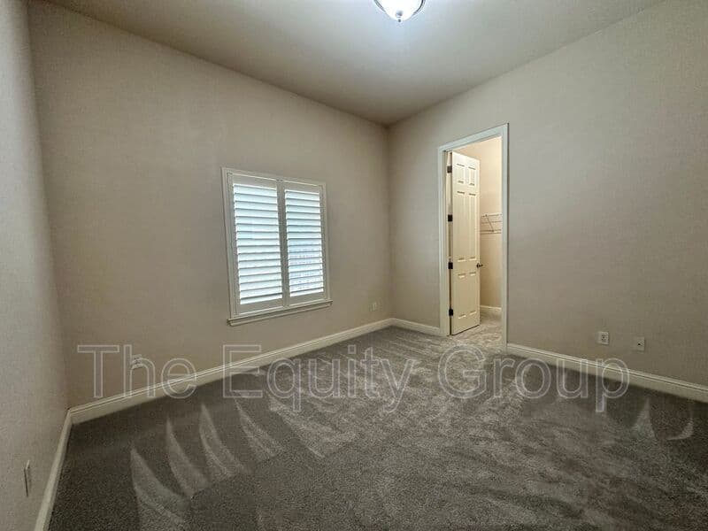 Visalia House: 239 North Preston St