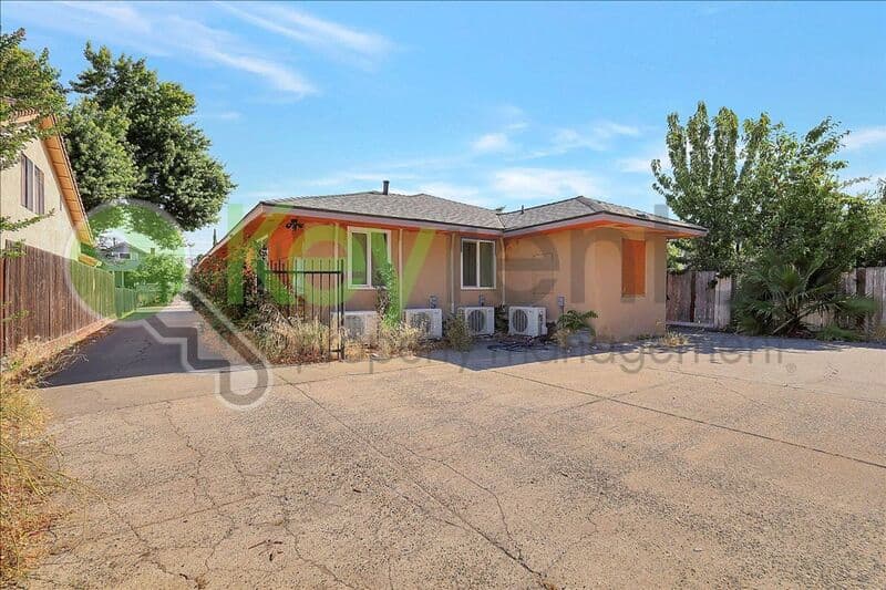 Sacramento House: 4806 Yosemite Avenue