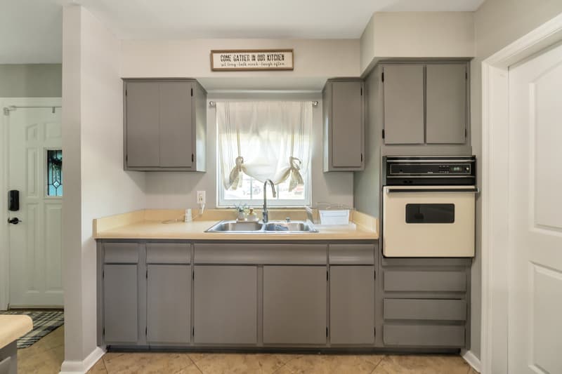 Tampa House: 7703 Southside Lane