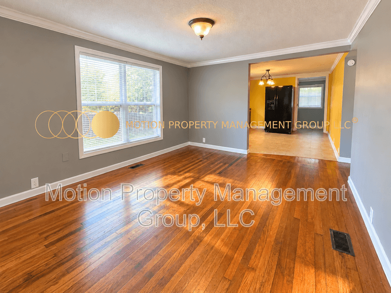 Cleveland House: 635 Ledford Rd NE