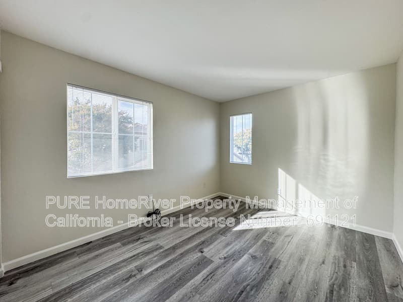 Sacramento House: 4900 Trouville Ln
