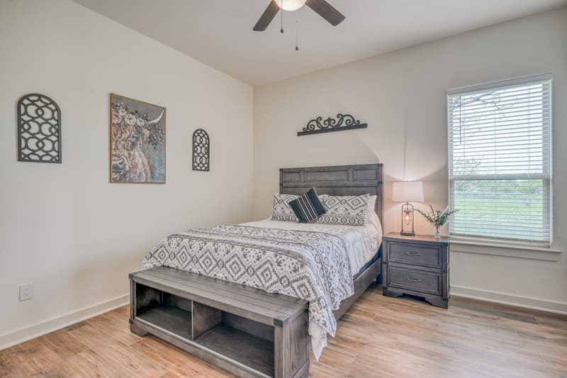 Horseshoe Bay House: 302 Parallel Circle