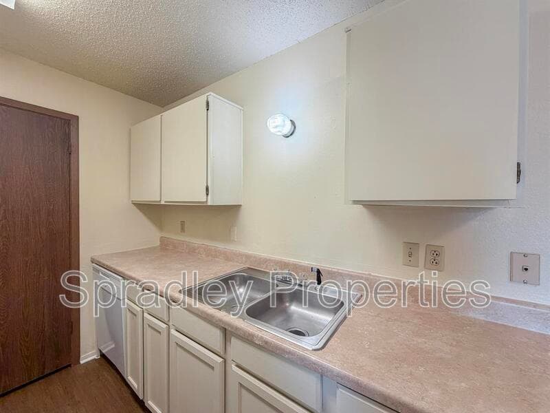 Troy Condo: 120 W Main St