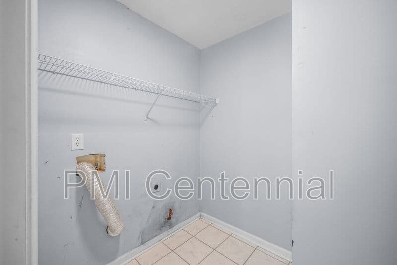 Lithonia House: 7227 Teakwood Pl