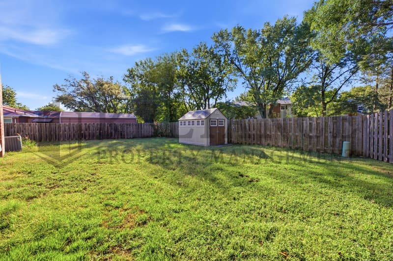 Newton House: 1915 Cypress Lane