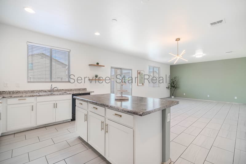 Tolleson House: 10426 W Cordes Rd