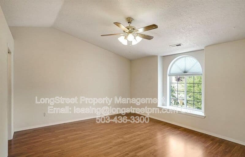 Adair Village House: 332 NE Carmen Pl
