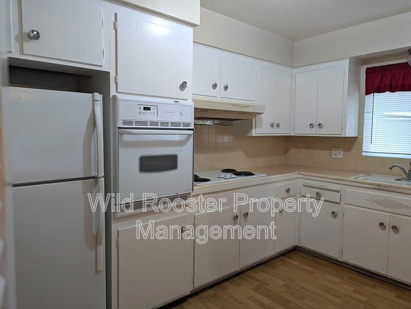 Sacramento Condo: 5320 Roger Way