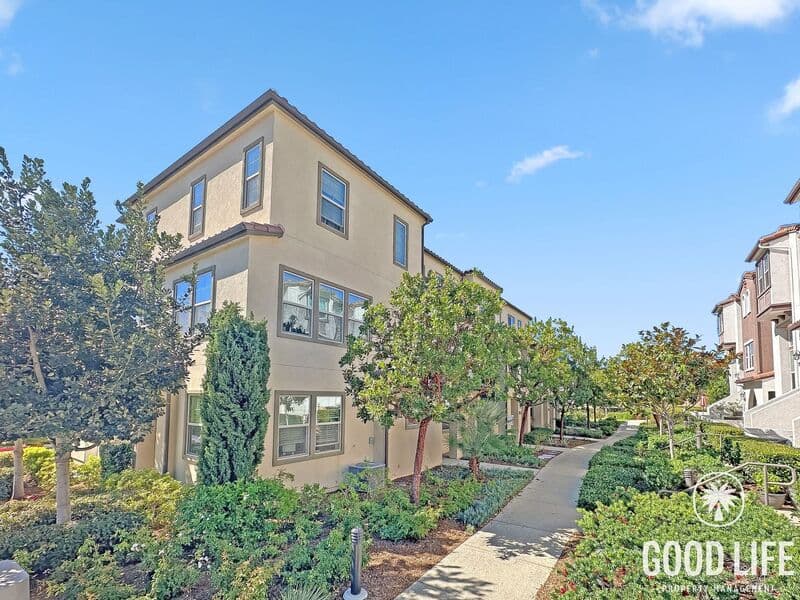 Oceanside Townhome: 4366 Pacifica Way