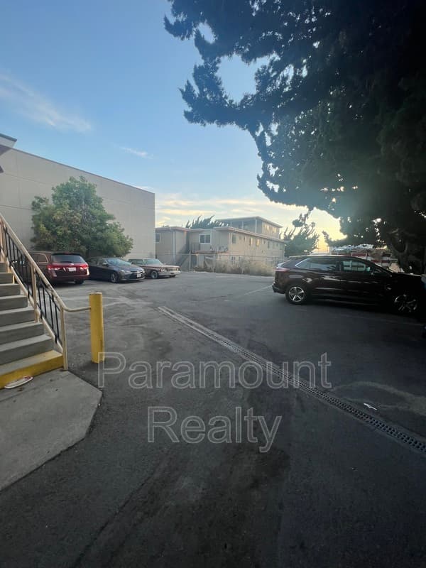 Richmond Condo: 171 22nd St.
