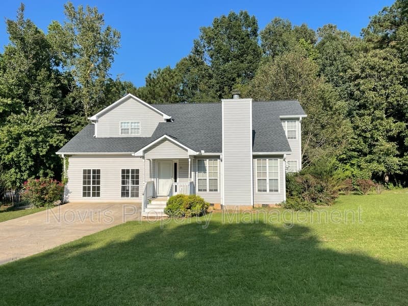Villa Rica House: 81 Abbotsford Drive
