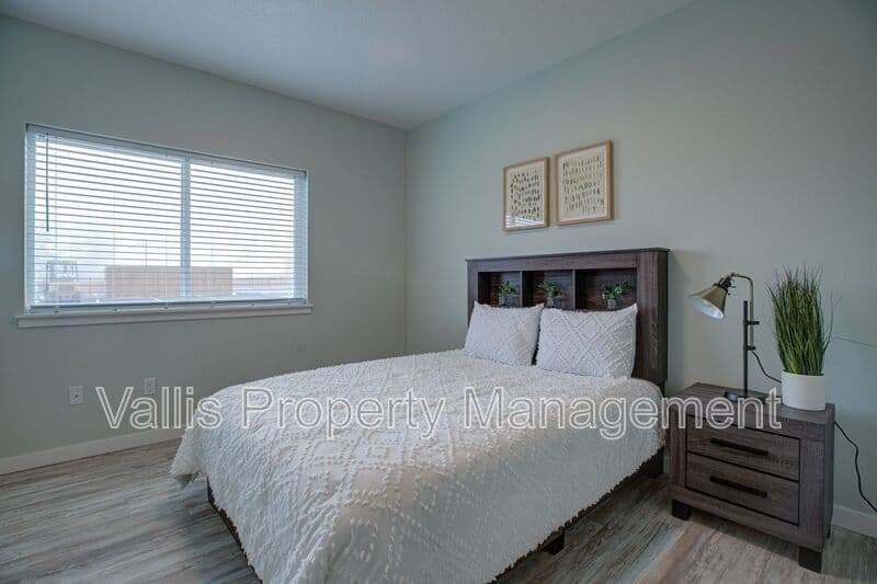 Molalla Condo: 13001 S Crompton Lane