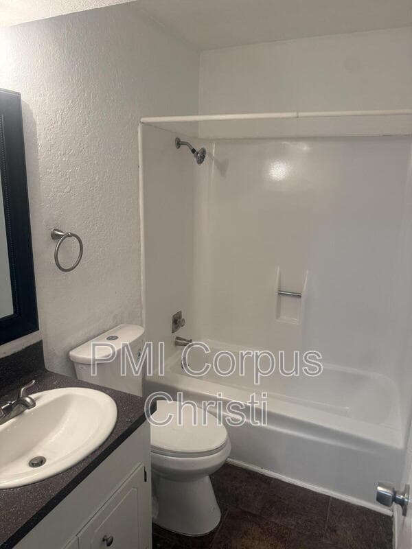 Corpus Christi Condo: 5001 Meandering Lane