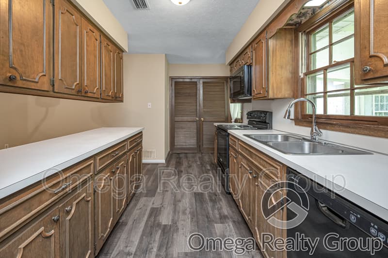 Montgomery House: 4318 Mabson Dr