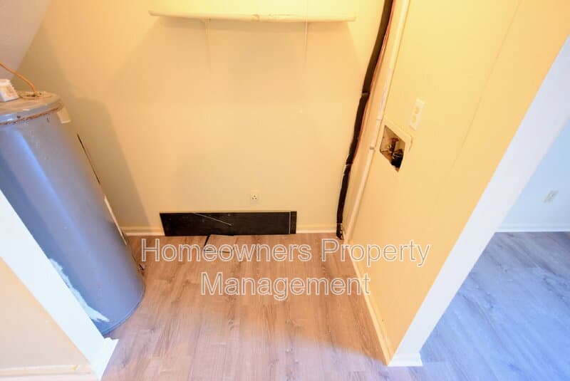 Fayetteville House: 421 Kirkcaldy Ct