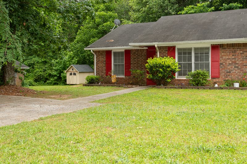 Jonesboro House: 8165 Magnolia Dr