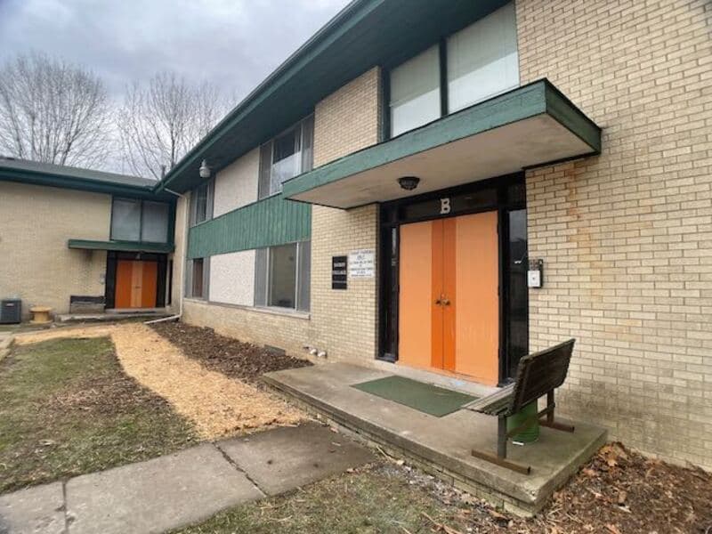 Peoria Condo: 911 North Sheridan Road - A2