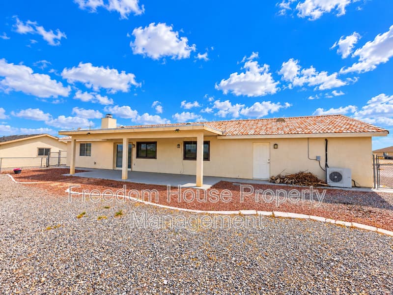 Pahrump House: 701 Mount Charleston Drive
