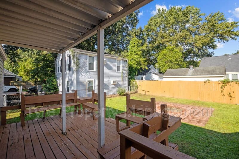 Greenville House: 109 N Eastern Street