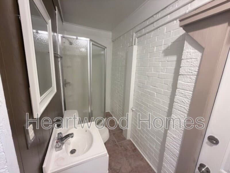 Columbia House: 1213 Deerwood Street