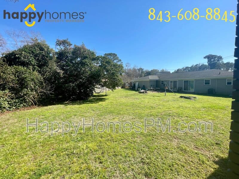 Charleston House: 1559 Brookbank Avenue