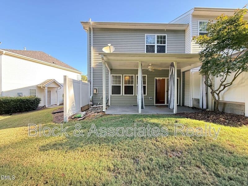 Wake Forest House: 163 Deacon Ridge St