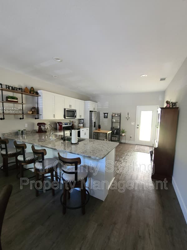 Fort White Condo: 316 SW Yulan St