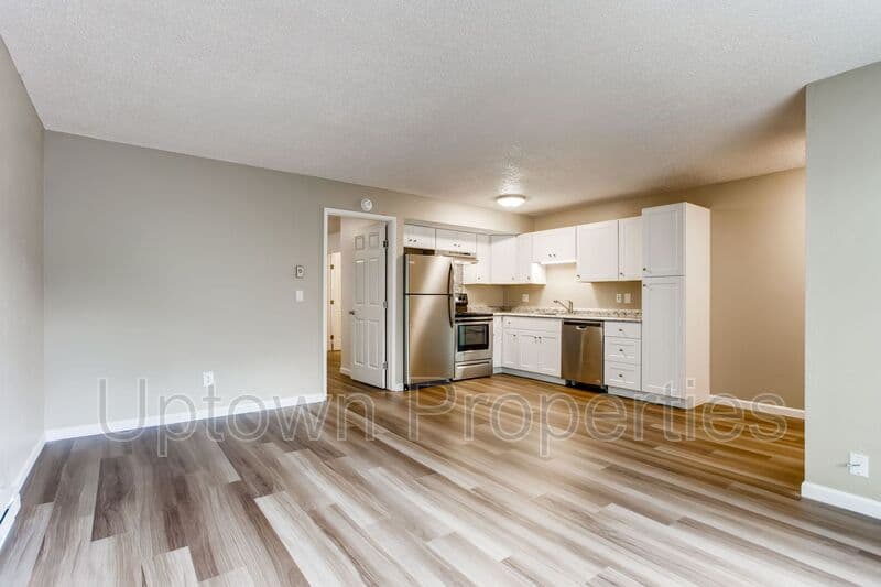 Portland House: 4633 SW Huber St