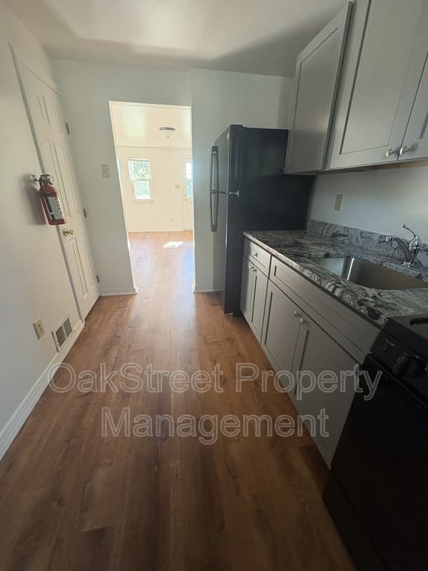 Woodbury Condo: 71 S. Evergreen Avenue - A