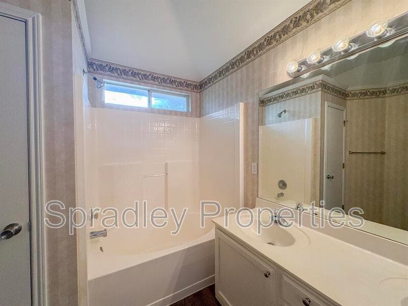 Temple House: 2720 Crestwood Ct