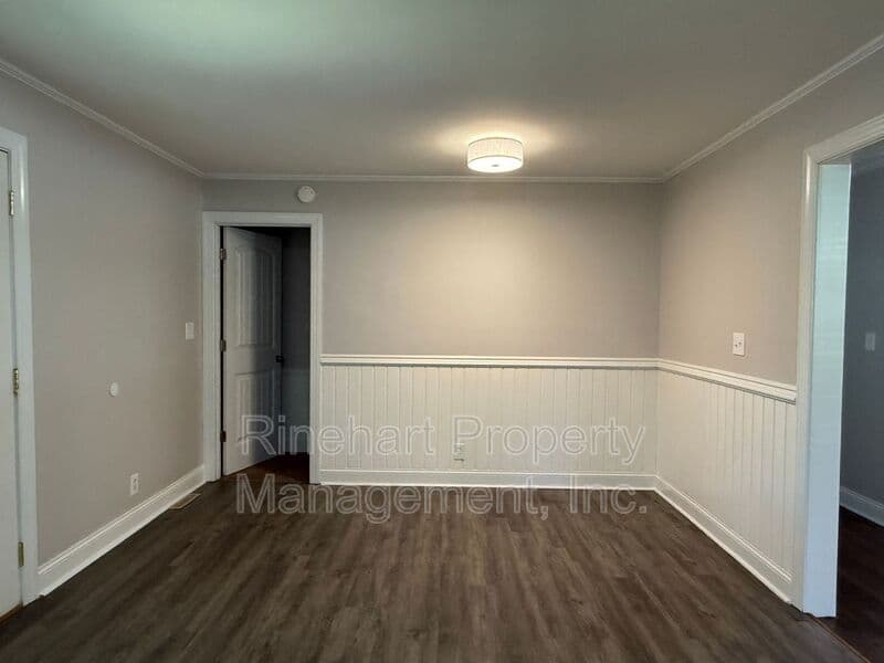 Rock Hill House: 645 Greenbriar Avenue