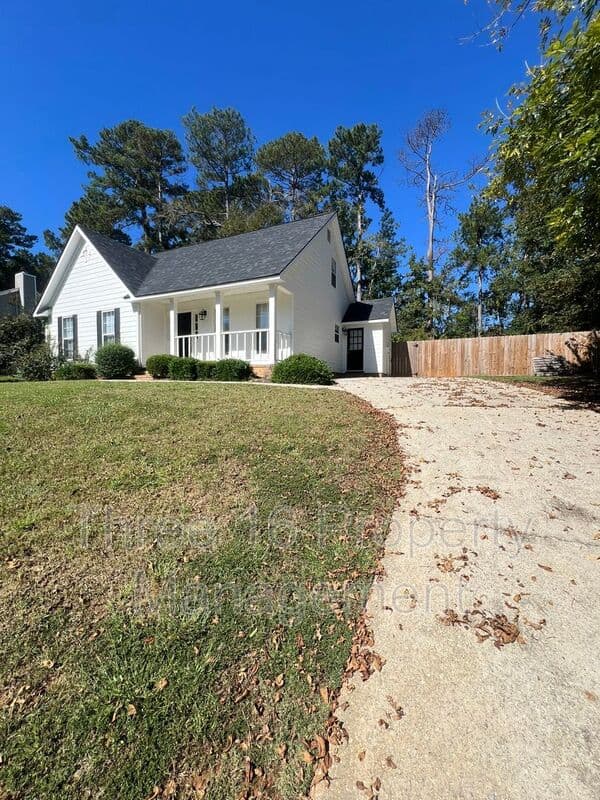 Evans House: 4211 Fairfield Cir