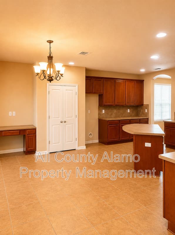 Leon Valley House: 5565 Saffron Way