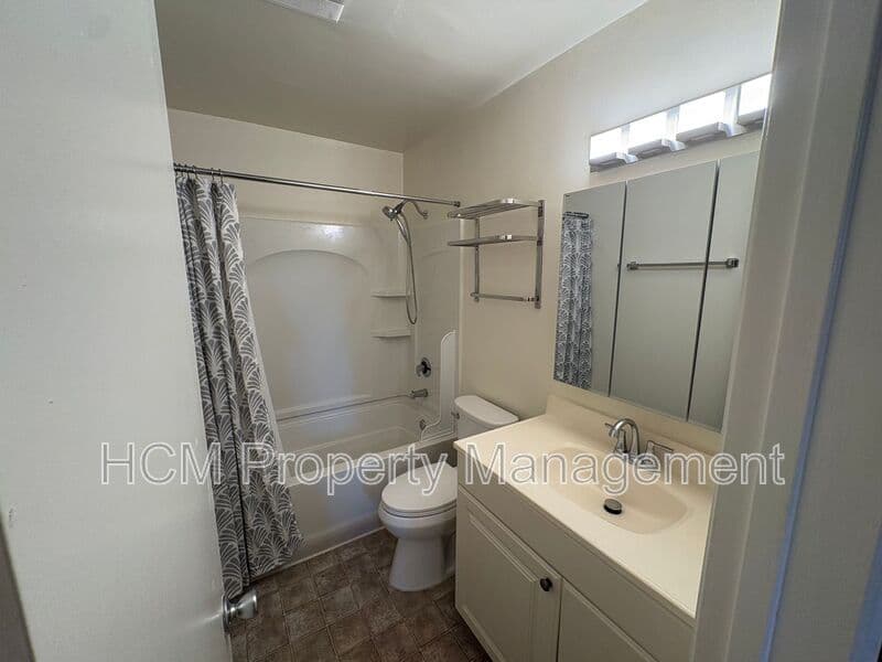 Santa Monica House: 2928 4th St