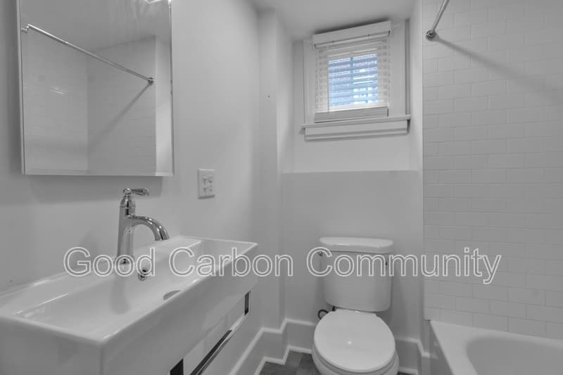Kenmore Condo: 16-42 Chapel Rd