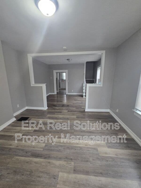 Columbus Condo: 2557 Sullivant Ave