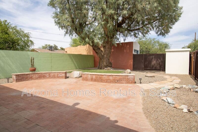 Tucson House: 122 N Martin Ave
