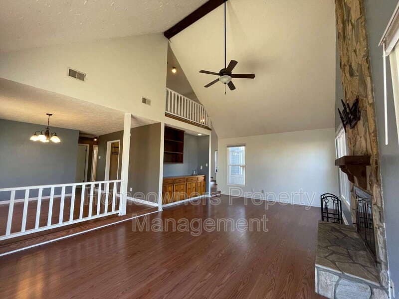 Fayetteville House: 6383 Hawfield Dr