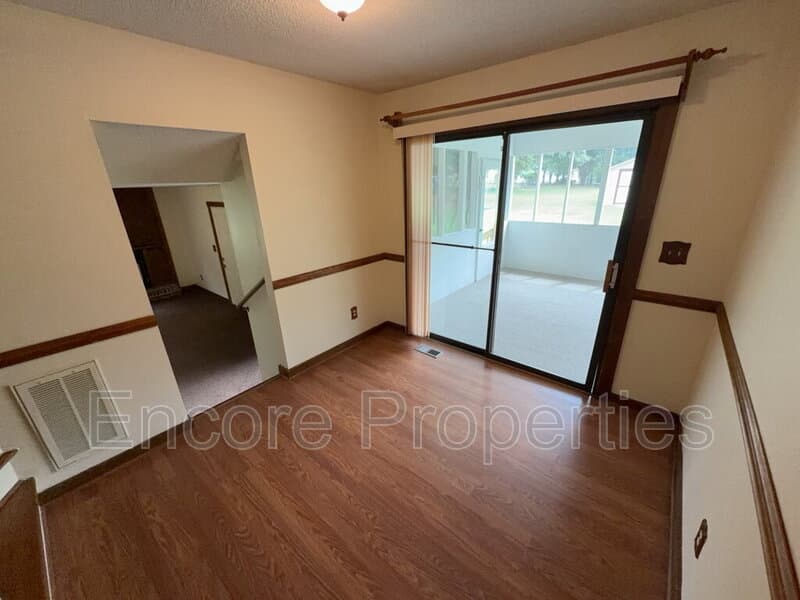 Knightdale House: 1125 Bermuda Run