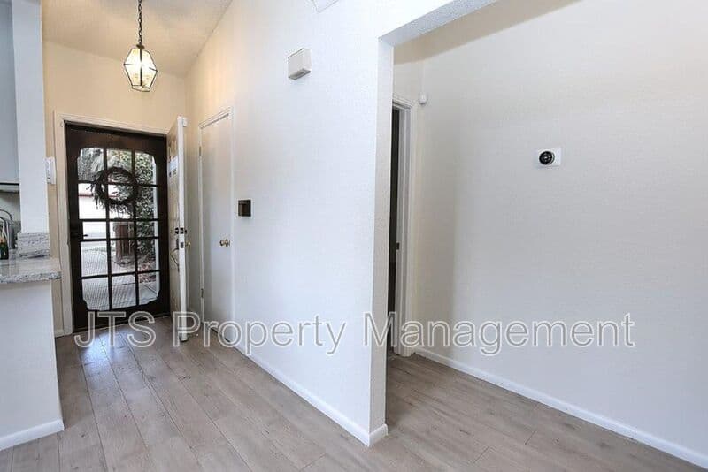 Sacramento House: 7400 Deltawind Drive