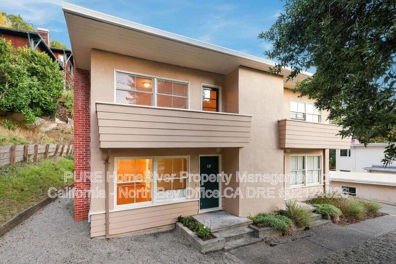 Mill Valley Condo: 10 & 12 Una Way