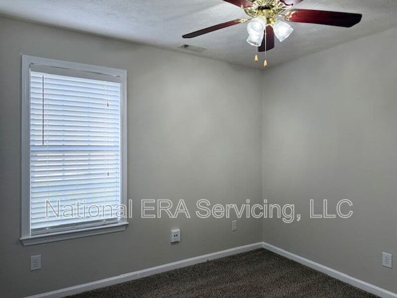 Hampton House: 2034 Elm Grove Ln